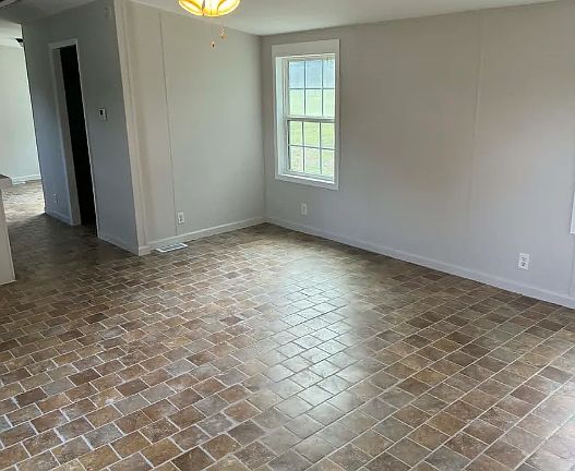 4th image of 4219 Southern Oaks Rd
