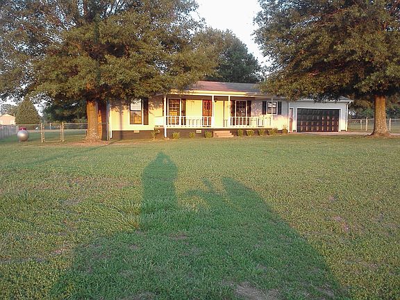 20556 Johnson road Athens,Al 35613