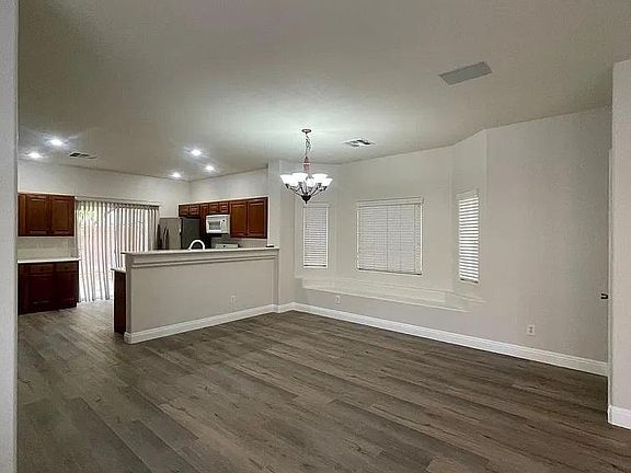 5th image of 1734 E Little Crow Ave
