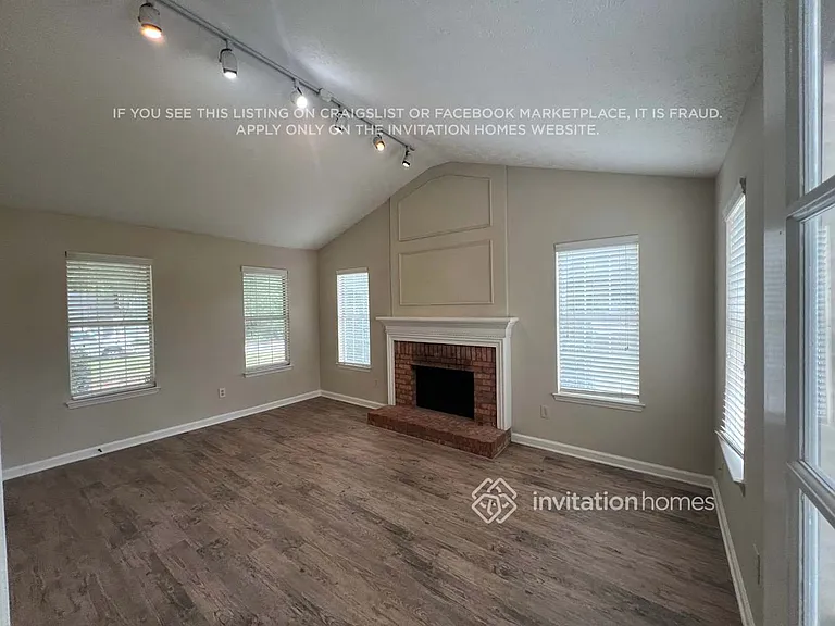 2909 Da Vinci Blvd — Photo 4