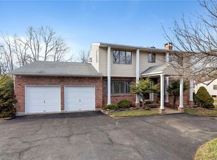 34 Merriewold Ln S, Monroe, NY 10950