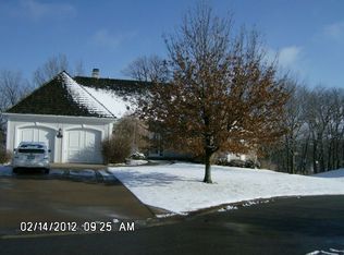 130 W Highland Ridge Cir, Village Of Loch Lloyd, MO 64012