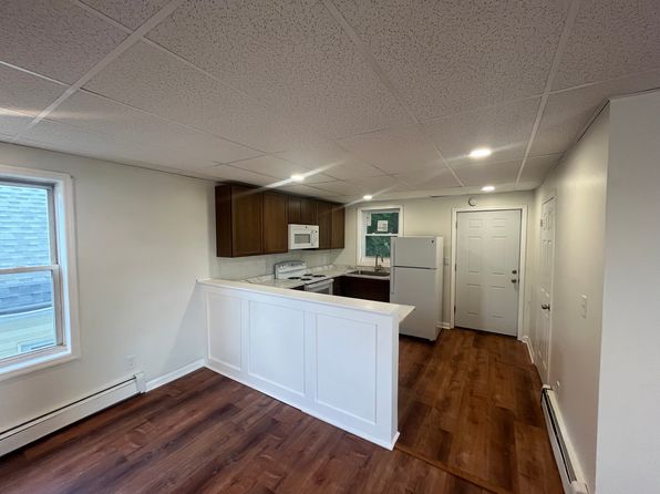 1122 1st St APT 3
