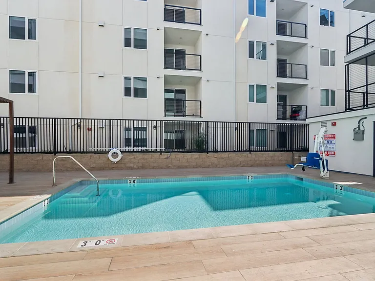 6569-6581 N Van Nuys Blvd W #718 — Photo 53