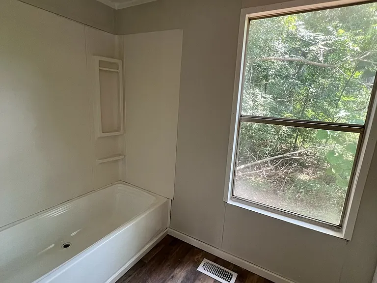 129 Allison Ln — Photo 9