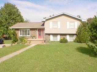 6076 Prairie Stream Way, Columbus, IN 47203