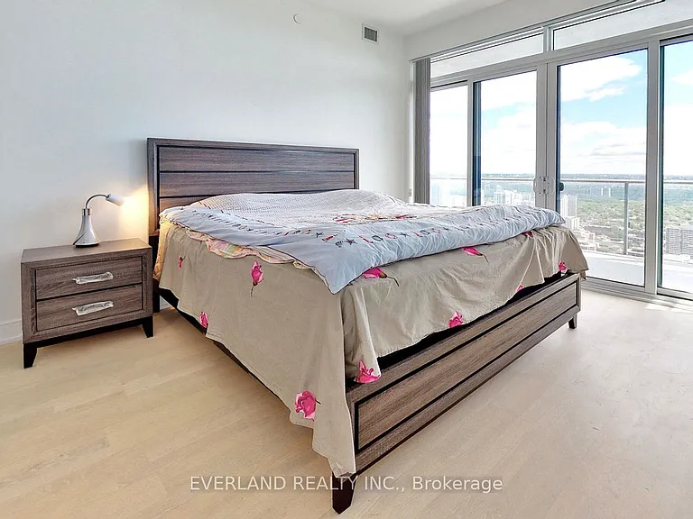7 Grenville St #6105 — Photo 36