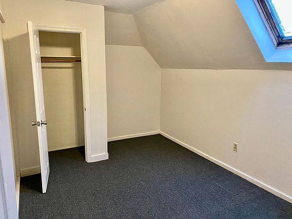 3rd image of 1887-1893 Acushnet Ave #3SW