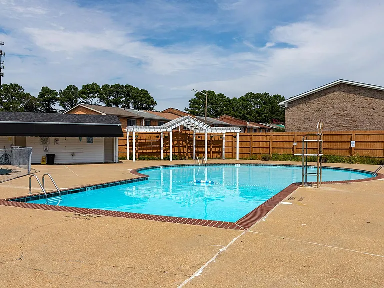 Patriot Pointe Apartments — Photo 14