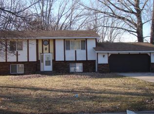 2908 Helena Ave N, Oakdale, MN 55128
