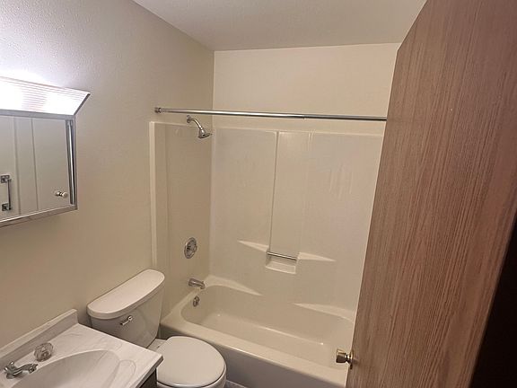 3rd image of 616 Squire Dr #C1