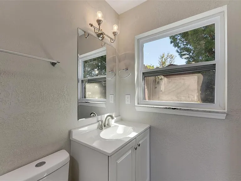 527 Fox Run Trl — Photo 40