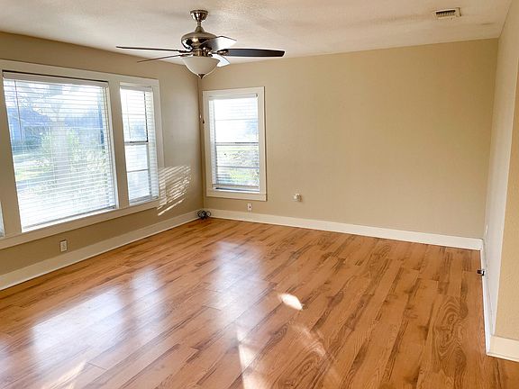 Main dining room or living room off of front entry