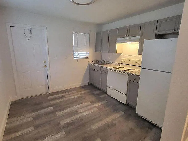 105 SW 12th Ave #107B — Photo 1