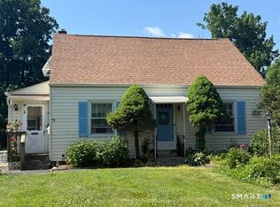 62 South St, Windsor Locks, CT 06096