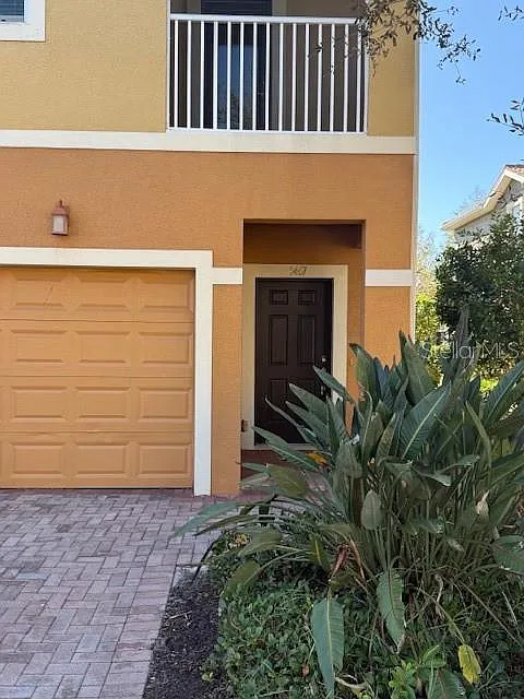 2 bed, 2.0 bath, 966 sqft, $1,950 — Photo 2