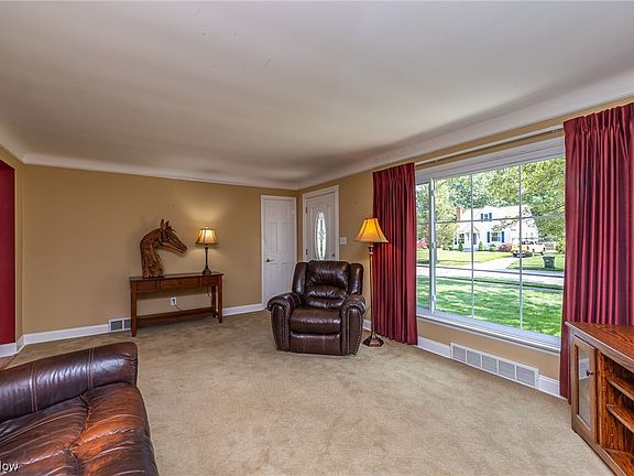 2nd image of 7514 Farnum Ave