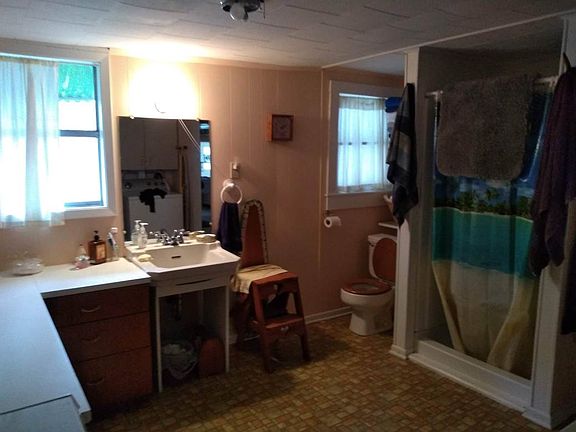 5th image of 108 Bohman St