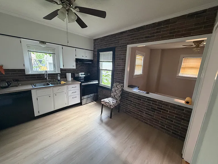 1447 Humbolt Ave — Photo 8