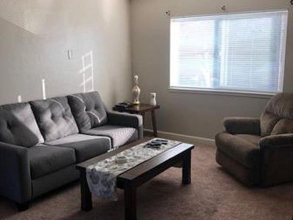 2nd image of 318 6th St APT 3