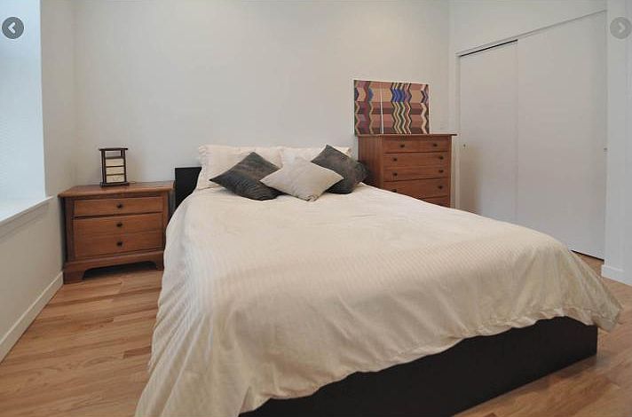 1st image of 838 N Hoyne Ave APT 3R