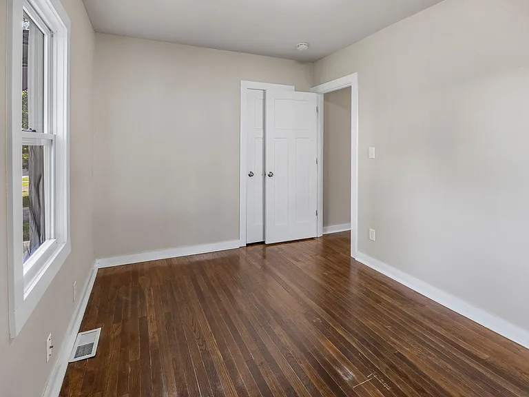 417 E Wall Ave — Photo 11