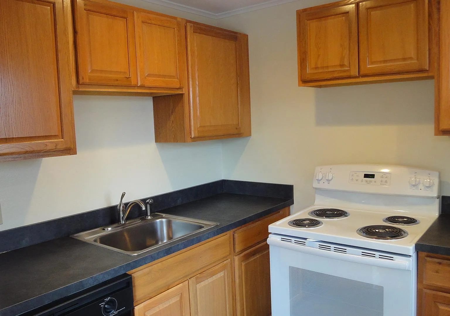 1 bed, 900 sqft, $1,800 — Photo 4