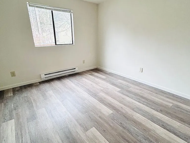 690 NW Atalanta Way #E104 — Photo 5