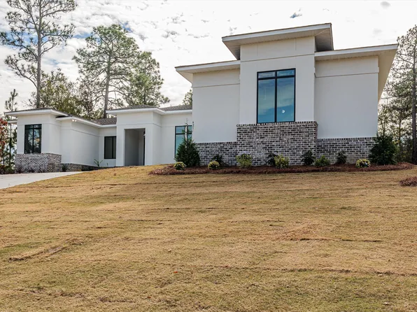 621 Callaway Dr, Graniteville, SC 29829