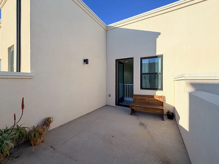 1568 E Thompson Blvd — Photo 38