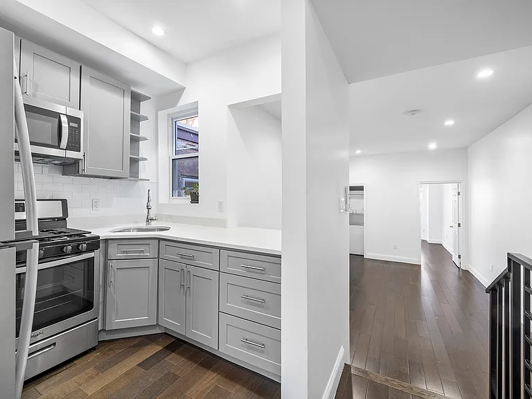2319 N College Ave #B — Photo 11