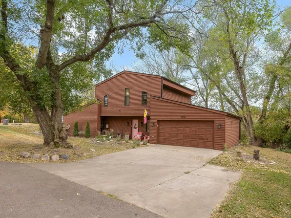 17730 Arrowhead Trl, Minnetonka, MN 55345
