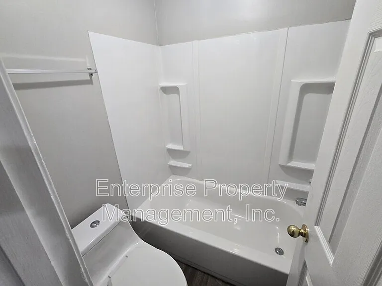 4444 Longtree Cv — Photo 4