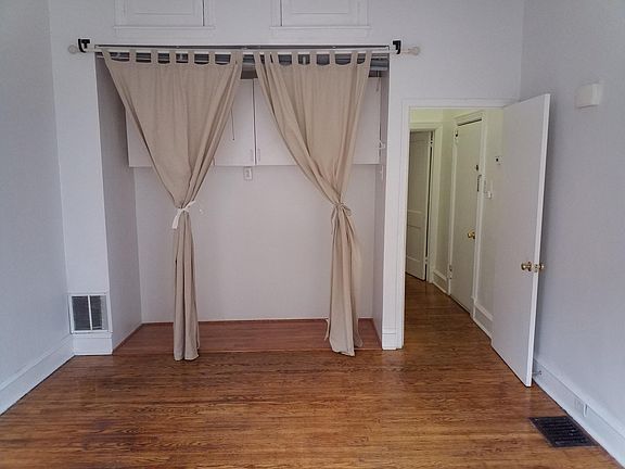 3rd image of 2303 Delancey Pl