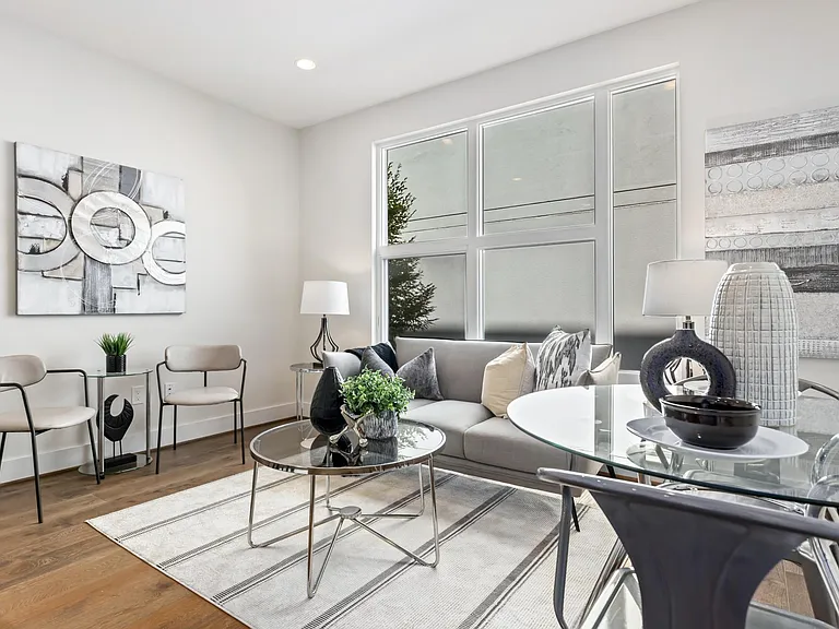 2337 Champlain St NW #209 — Photo 7