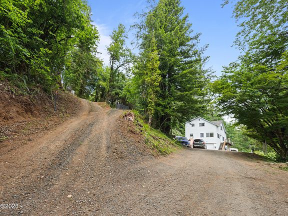3rd image of 333 SE Olson Rd