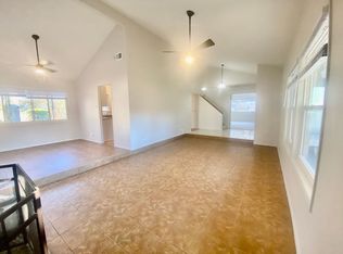 120 S Fox Rd, Sterling, VA 20164