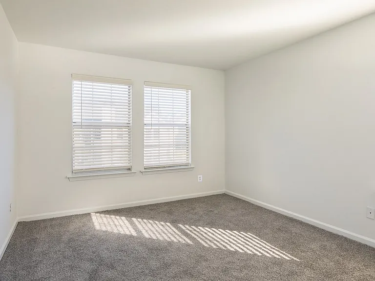 Latitudes Apartments — Photo 17