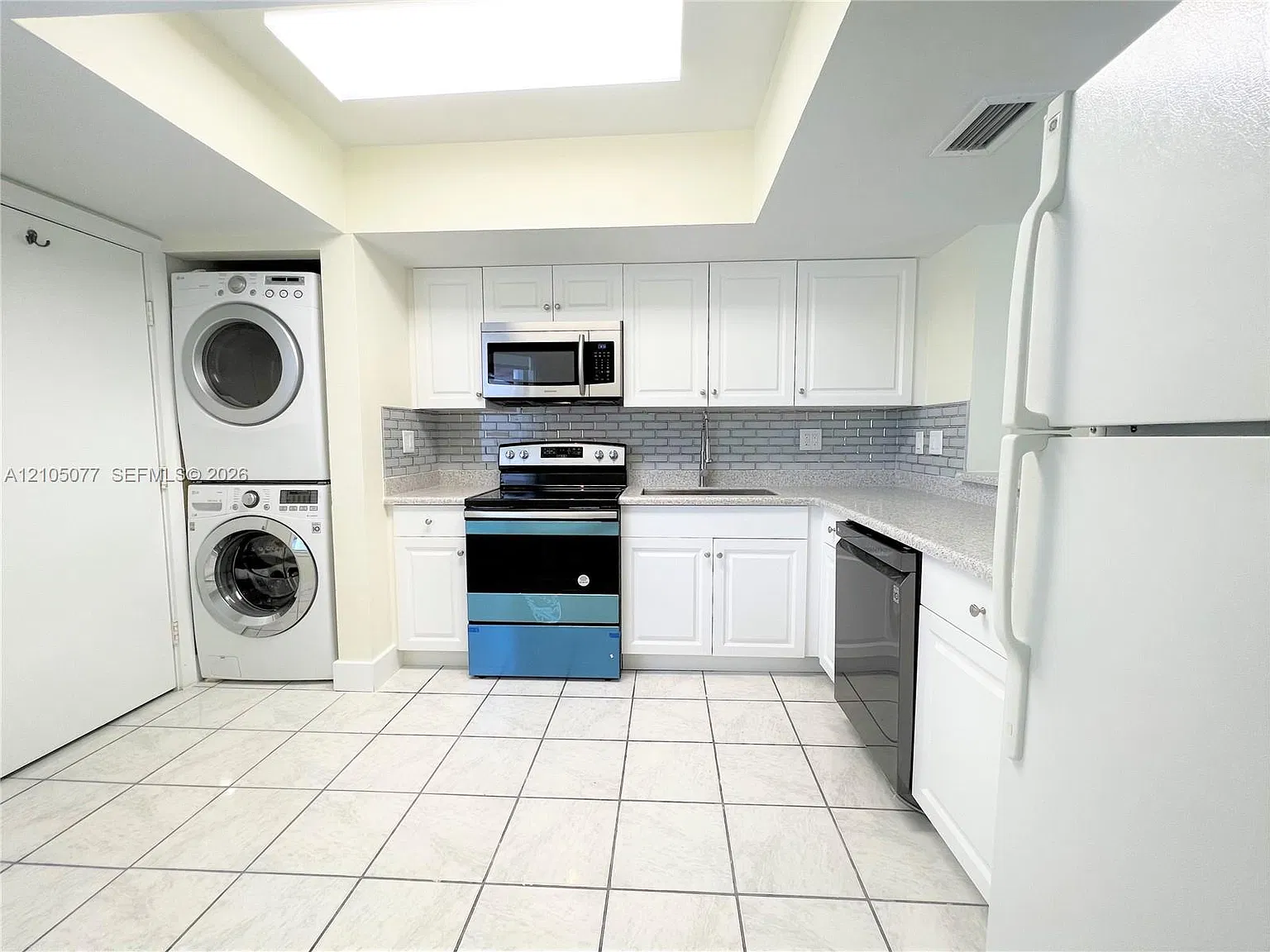 Saga Bay Townhomes — Photo 2