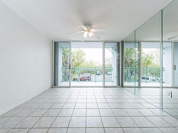 5th image of 3635 Seaside Dr APT 116