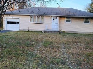 18 Sucich Pl, Wappingers Falls, NY 12590