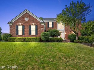 1909 Catlin Dr, Rochester, MI 48306