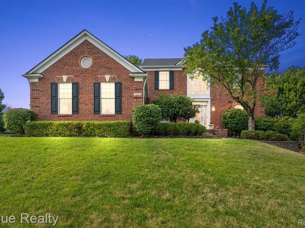 1909 Catlin Dr, Rochester, MI 48306