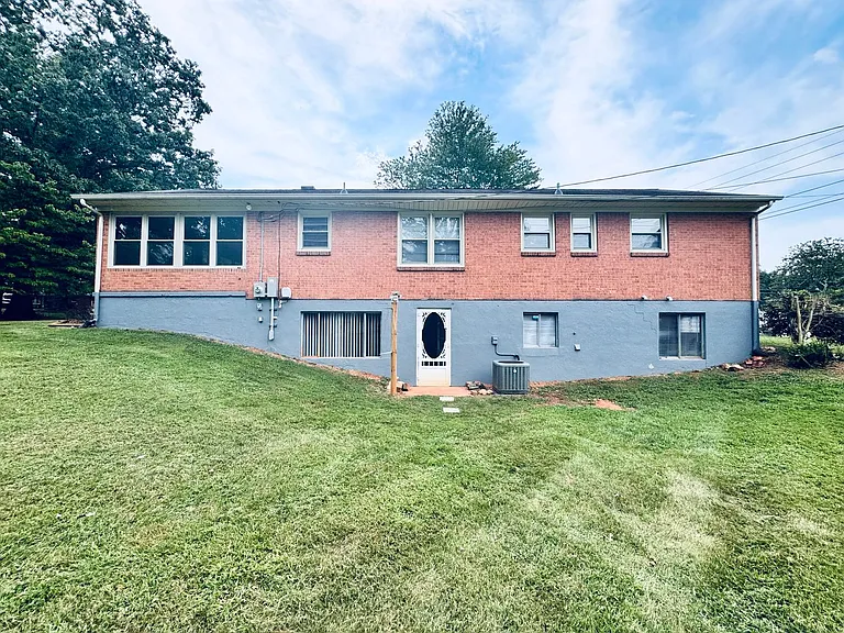 113 Hydaway Dr — Photo 16