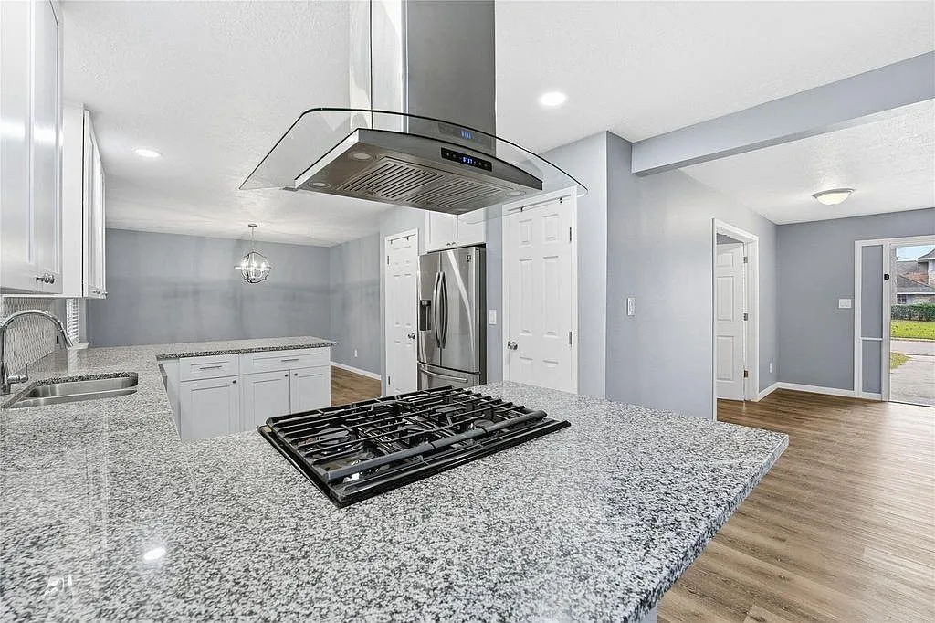 5 bed, 3.0 bath, 2484 sqft, $2,800 — Photo 4