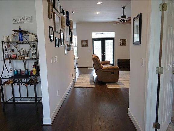 5th image of 805 W Reynolds St