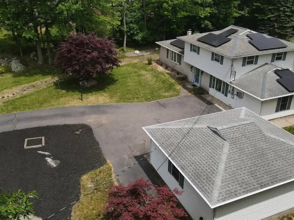 77 Prospect Rd, Sugarloaf, PA 18249