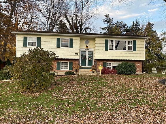 5th image of 110 Snedecker Ave