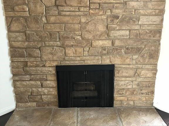 3rd image of 14050 Magnolia Blvd APT 212