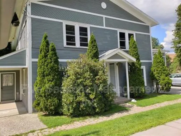 328 Browns Trace Rd #5, Jericho, VT 05465